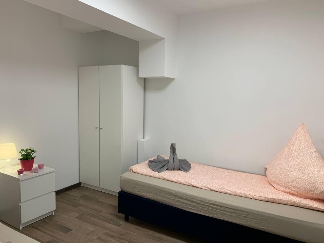 Central Private Rooms In Popular Neighborhood! Keulen Buitenkant foto