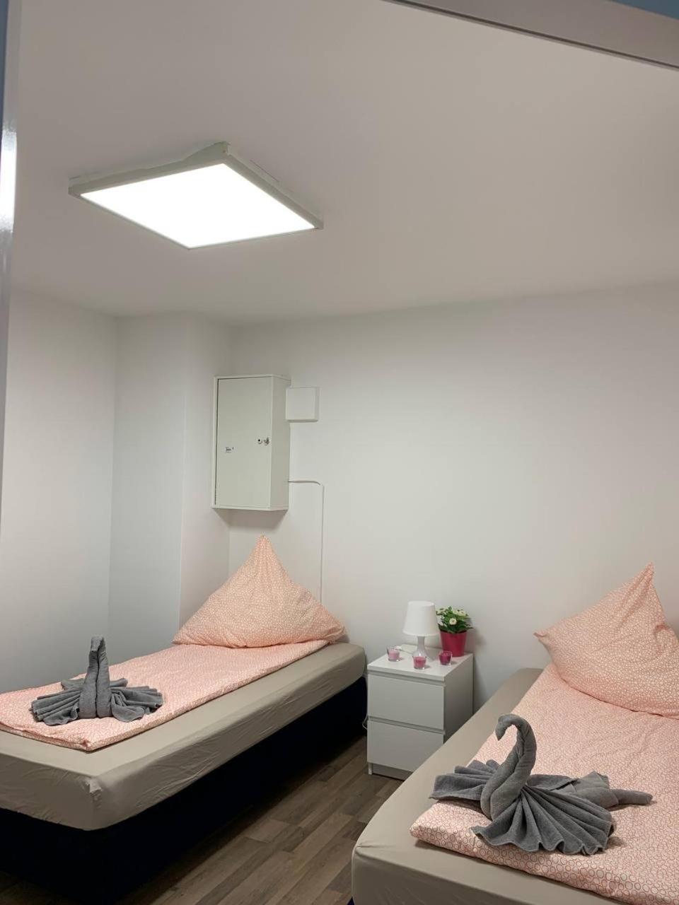 Central Private Rooms In Popular Neighborhood! Keulen Buitenkant foto